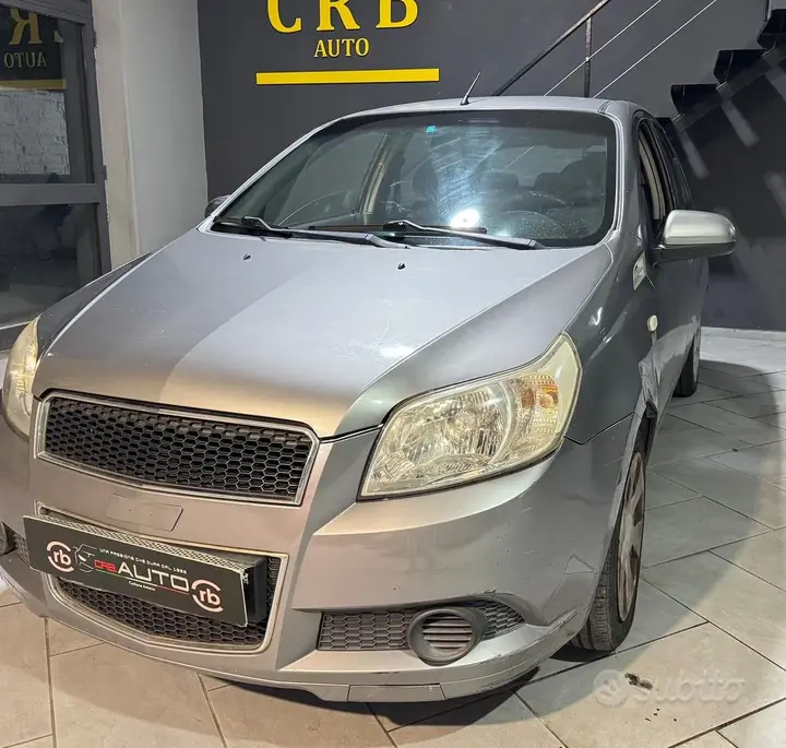 Chevrolet Aveo 2010 photo 2