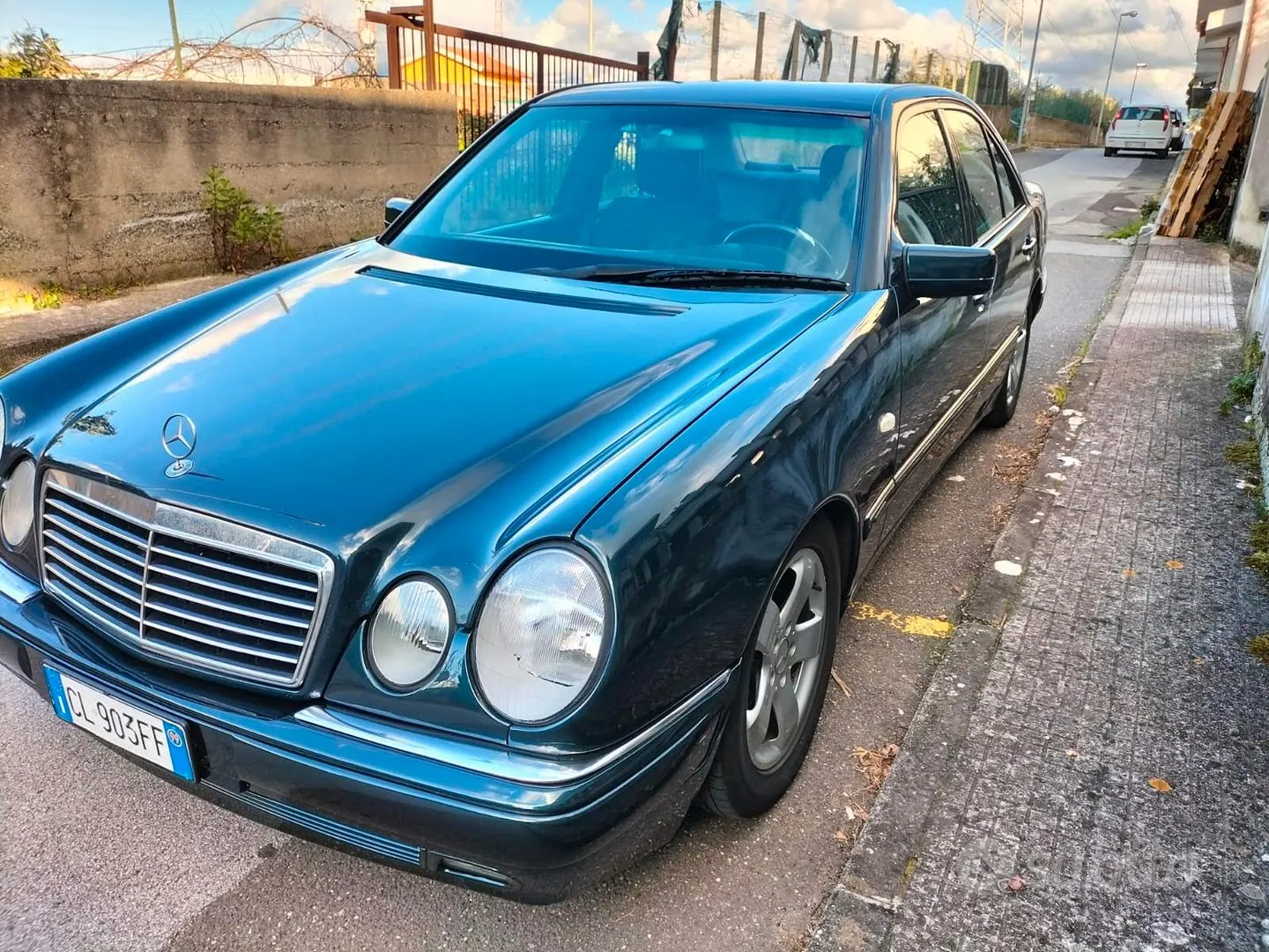 Mercedes-Benz E250