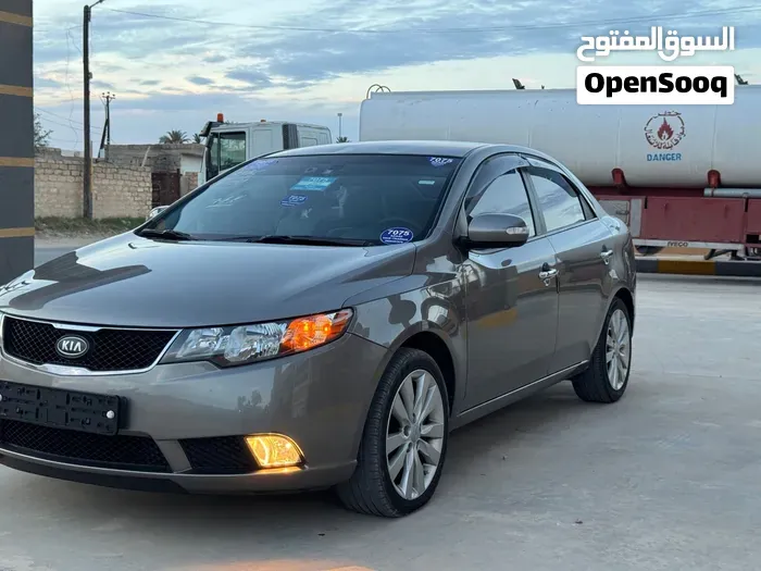 Kia Forte 2010 photo 2