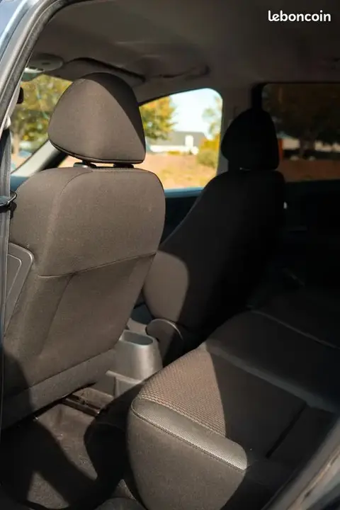 Peugeot 207 2011 photo 3