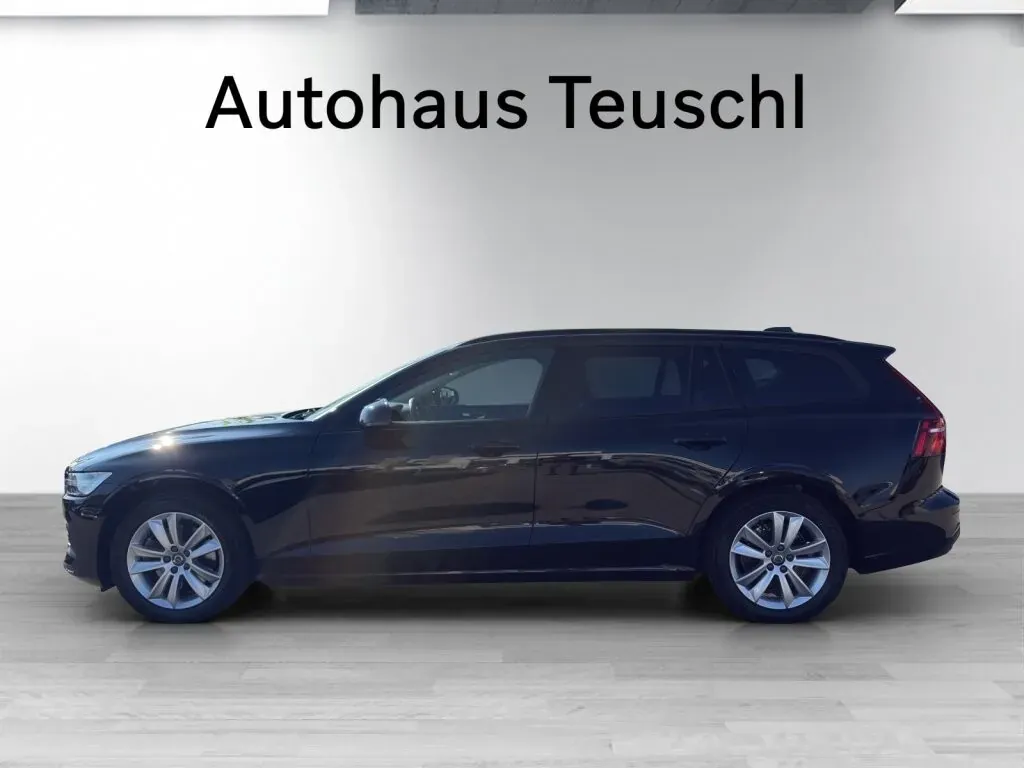 Volvo V60 2025 photo 2
