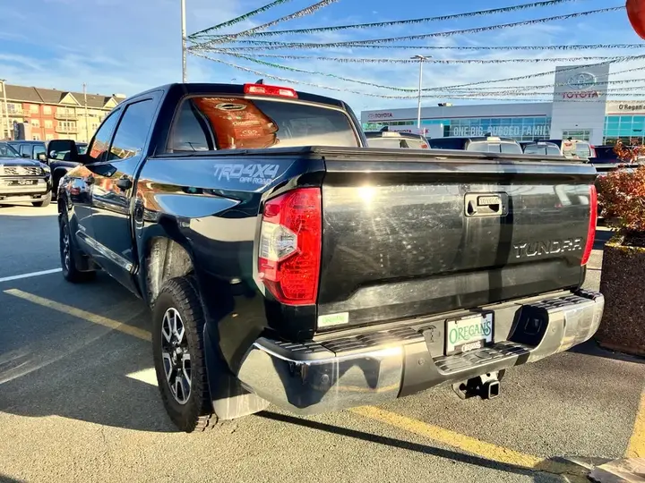 Toyota Tundra 2021 photo 3
