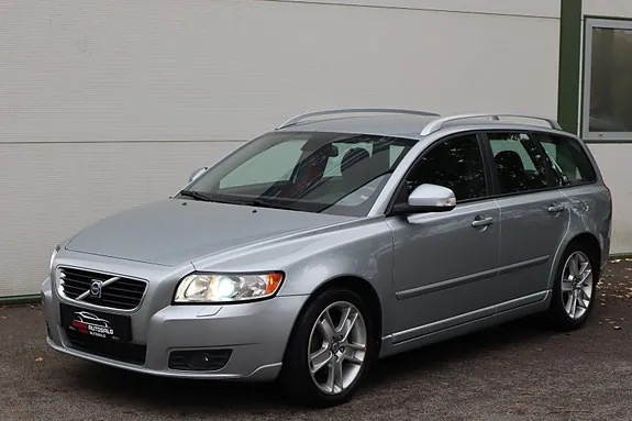 Volvo V50 2010 photo 2