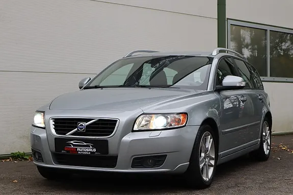 Volvo V50 2010 photo 4