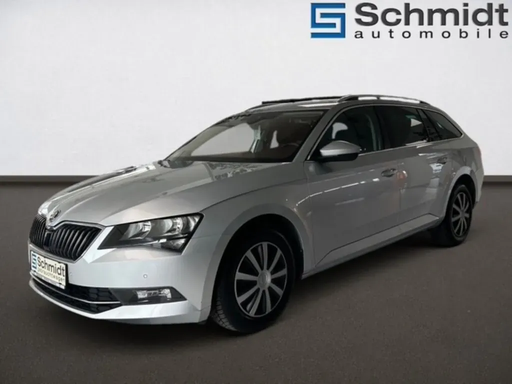 Skoda Superb 2016 photo 2