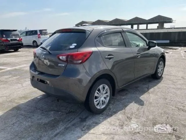 Mazda Demi 2016 photo 4