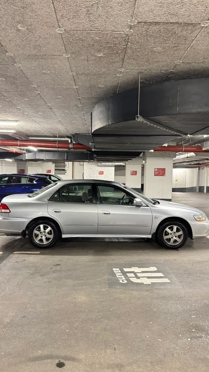 Honda Accord 2000 photo 3