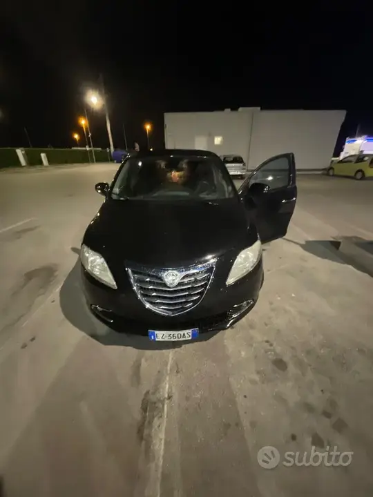 Lancia Ypsilon