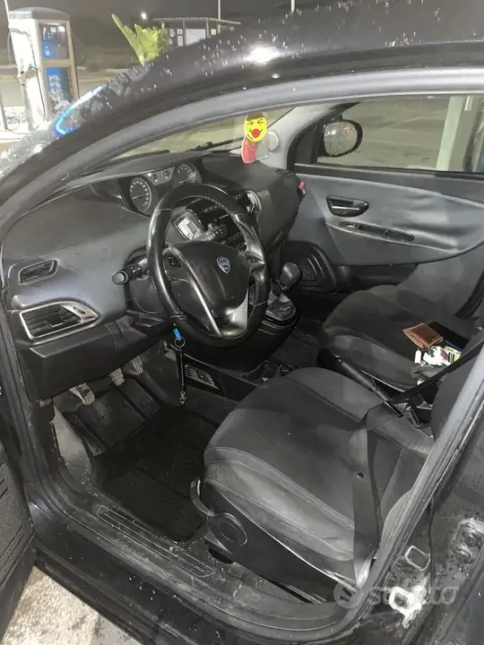 Lancia Ypsilon 2015 photo 5