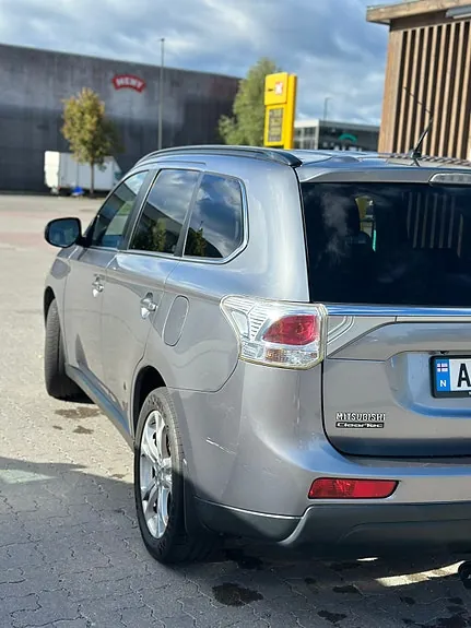Mitsubishi Outlander 2013 photo 4