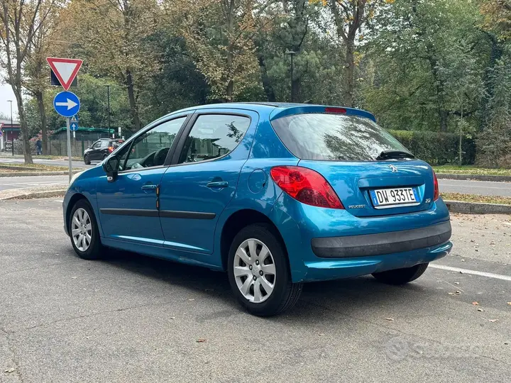 Peugeot 207 2009 photo 3
