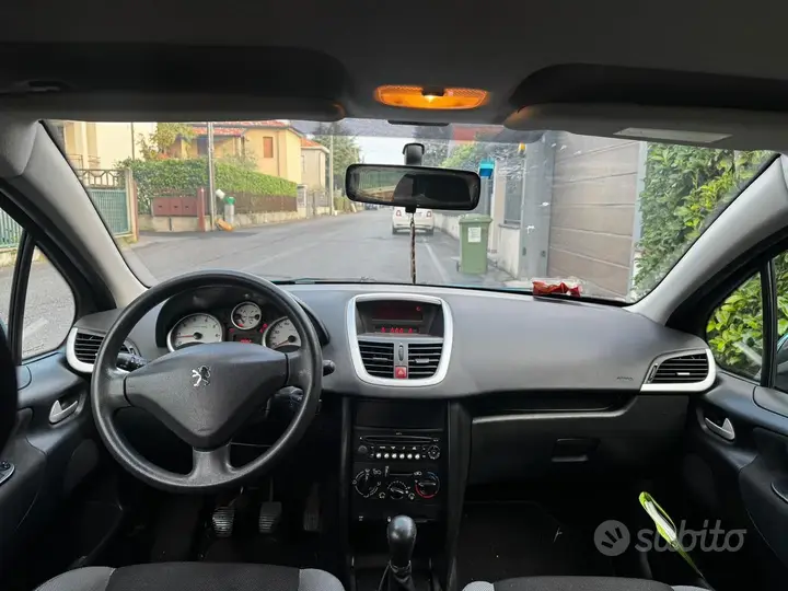 Peugeot 207 2009 photo 5