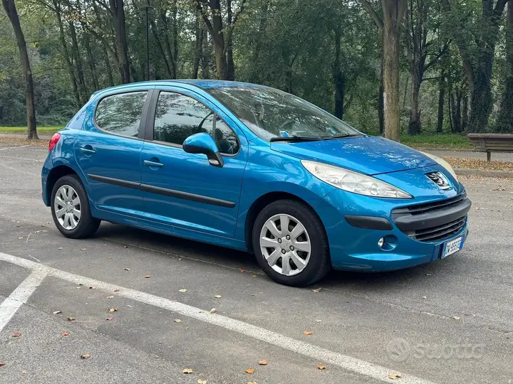 Peugeot 207 2009 photo 2