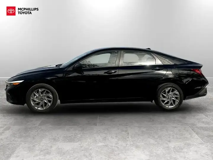 Hyundai Elantra 2025 photo 2