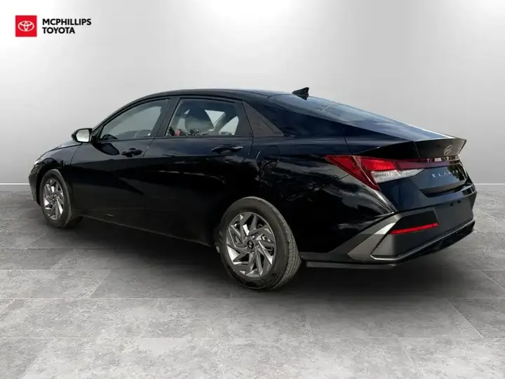 Hyundai Elantra 2025 photo 3