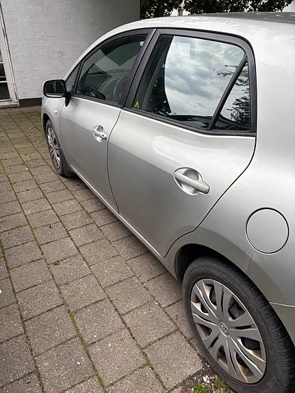 Toyota Auris 2009 photo 4