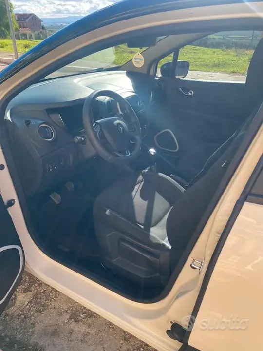 Renault Captur 2018 photo 3
