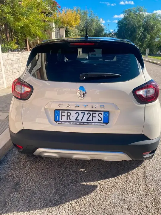 Renault Captur 2018 photo 2