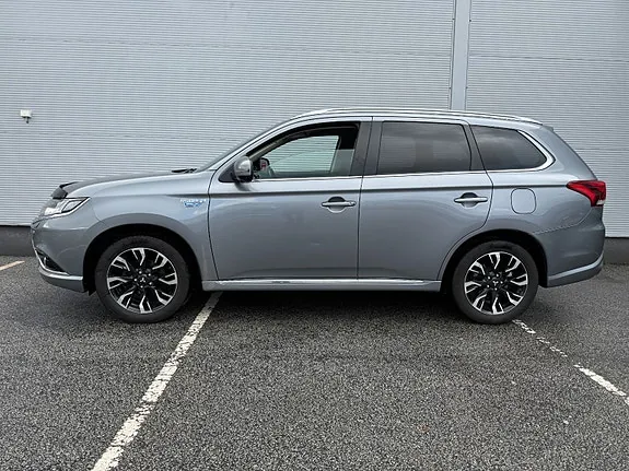 Mitsubishi Outlander 2016 photo 2