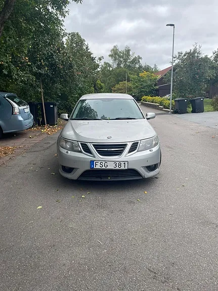Saab 9-3 2011 photo 2