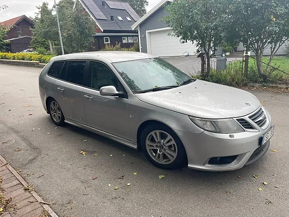 Saab 9-3 2011 photo 4
