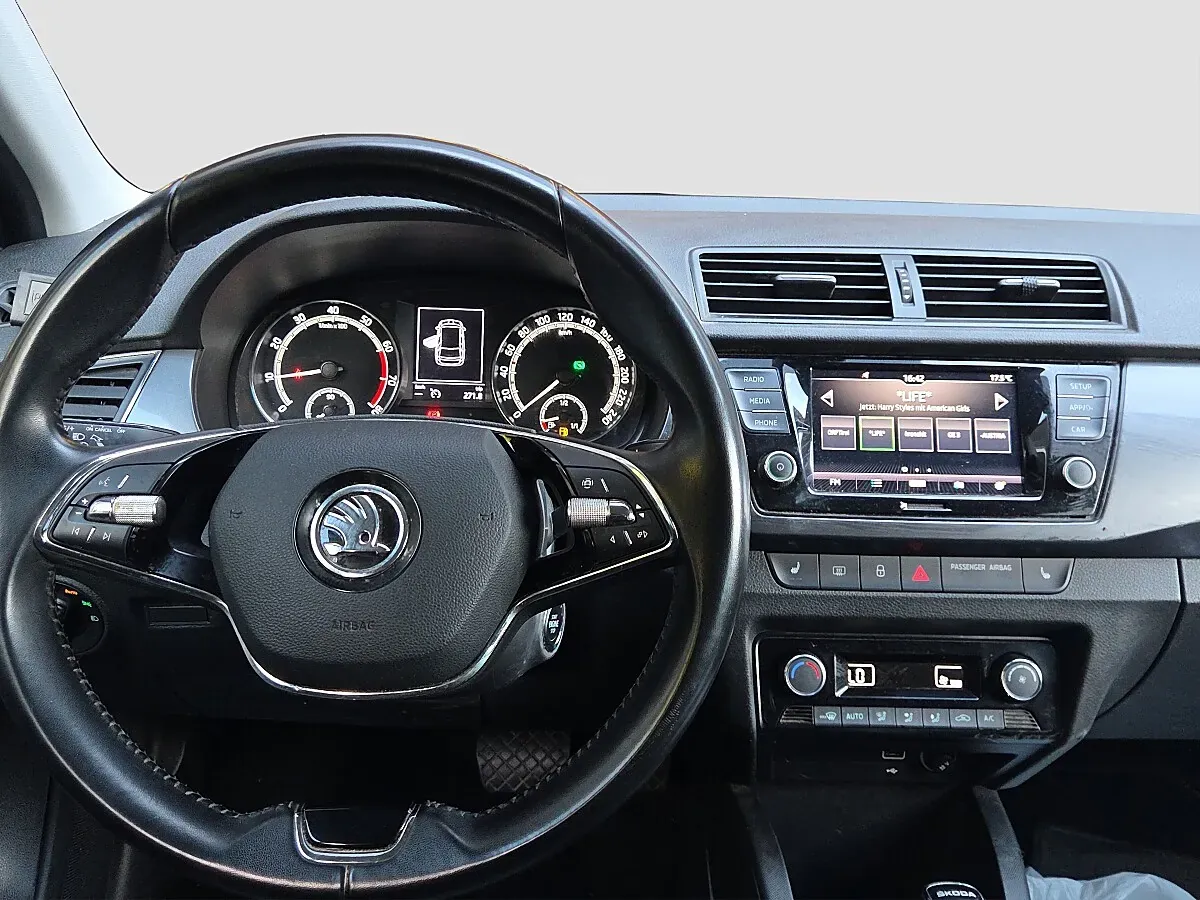 Skoda Fabia 2023 photo 3