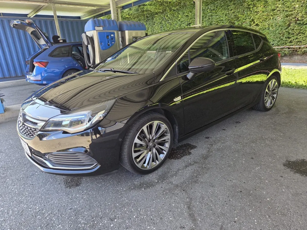 Opel Astra 2017 photo 2