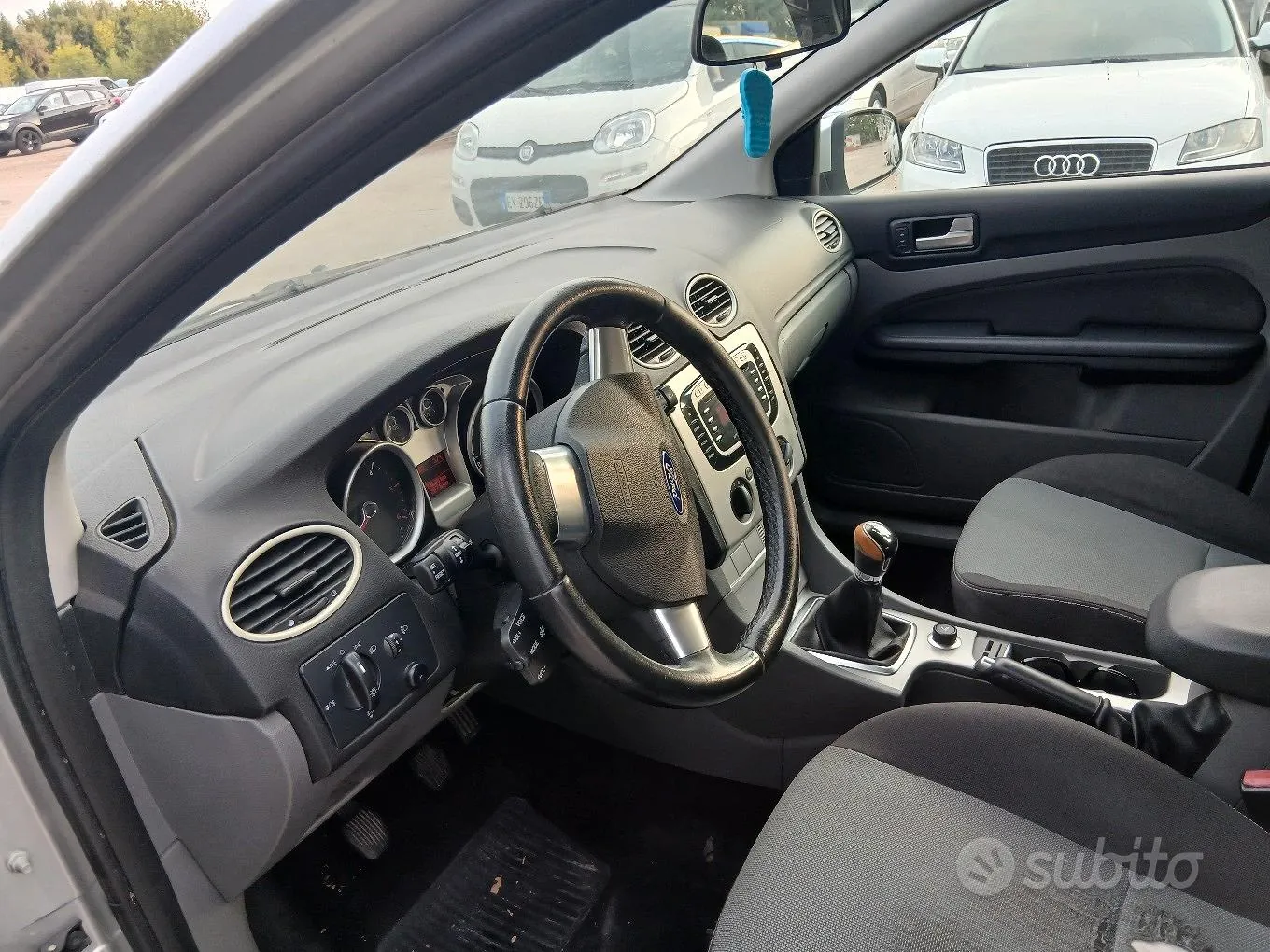 Ford Focus 2010 photo 4