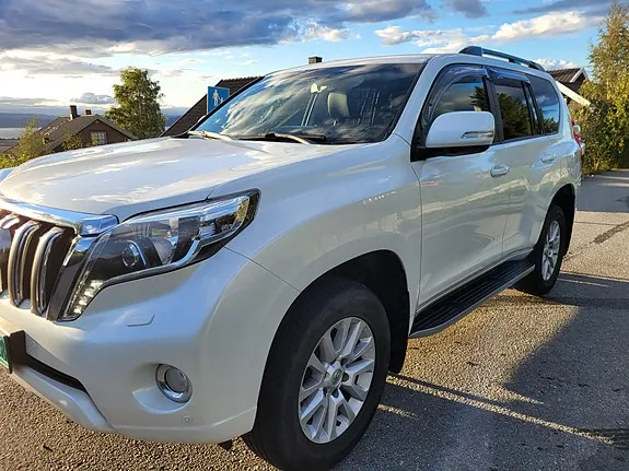 Toyota Land Cruiser 2015 photo 2