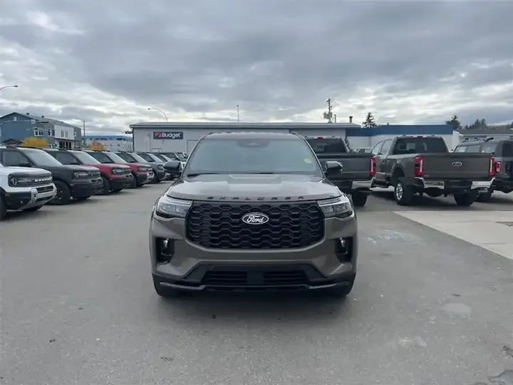 Ford Explorer 2027 photo 4
