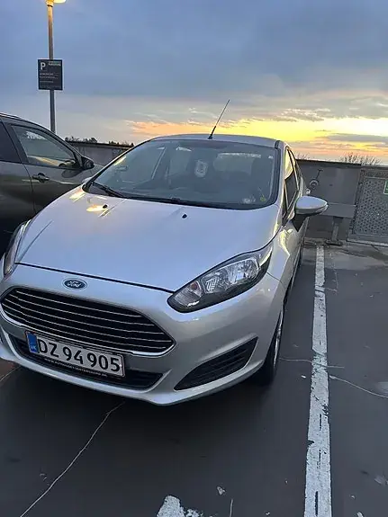 Ford Fiesta 2014 photo 2