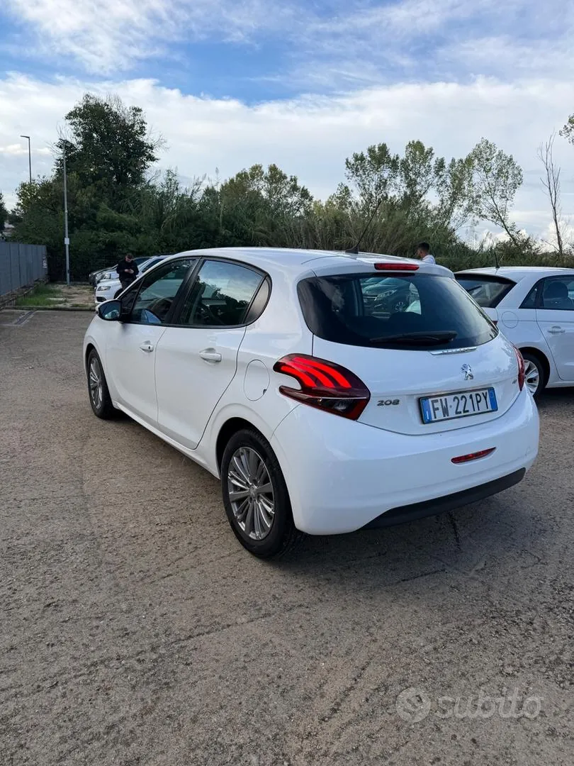 Peugeot 208 2019 photo 5