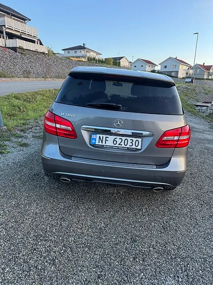 Mercedes-Benz B180 2013 photo 3