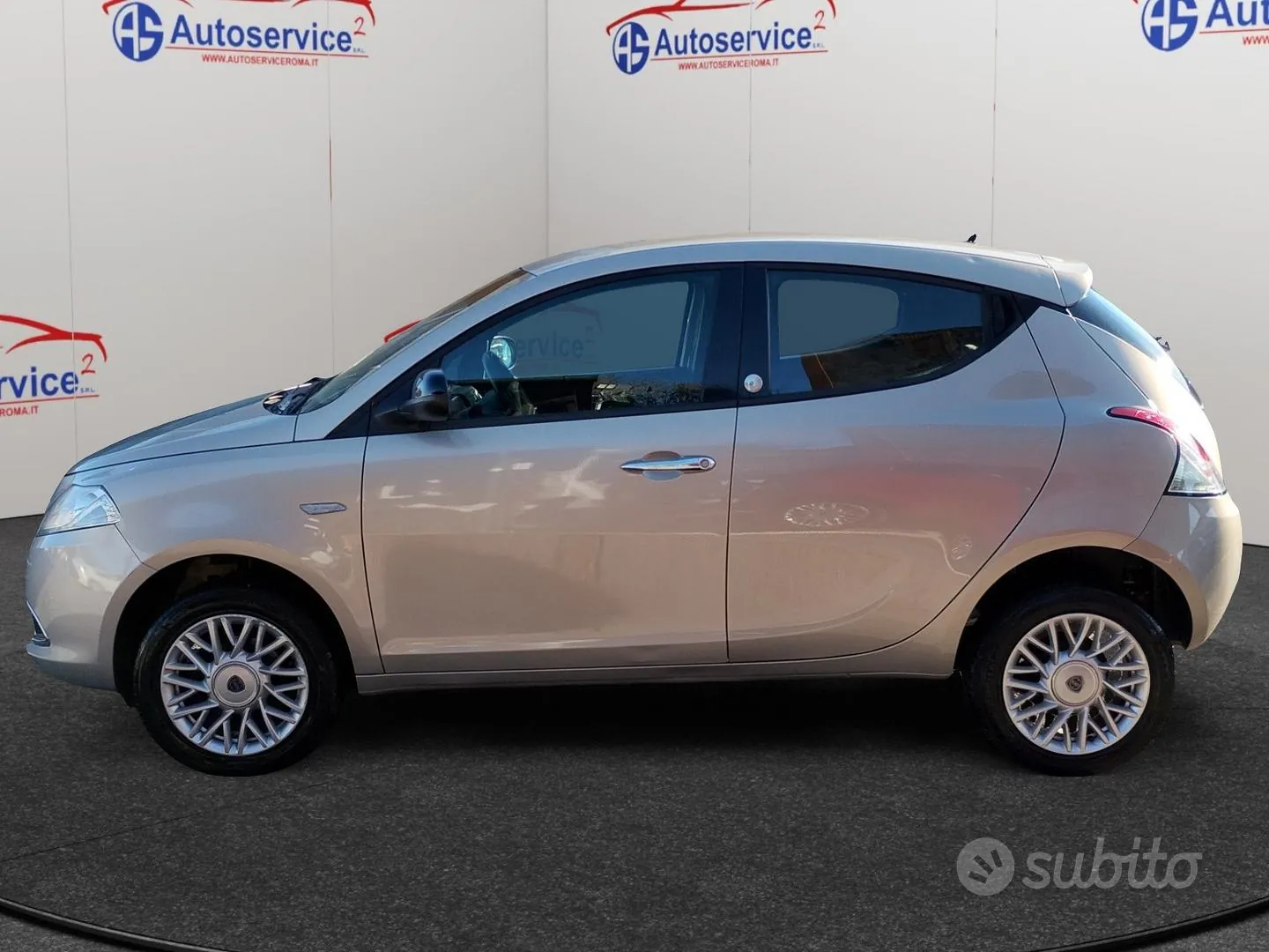 Lancia Ypsilon 2013 photo 2