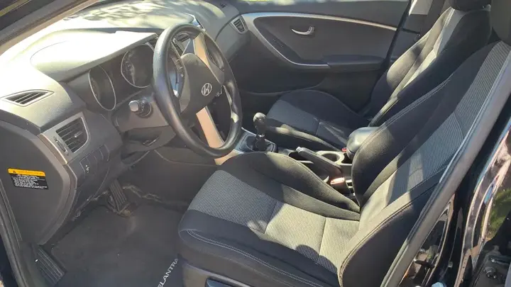 Hyundai Elantra 2013 photo 4