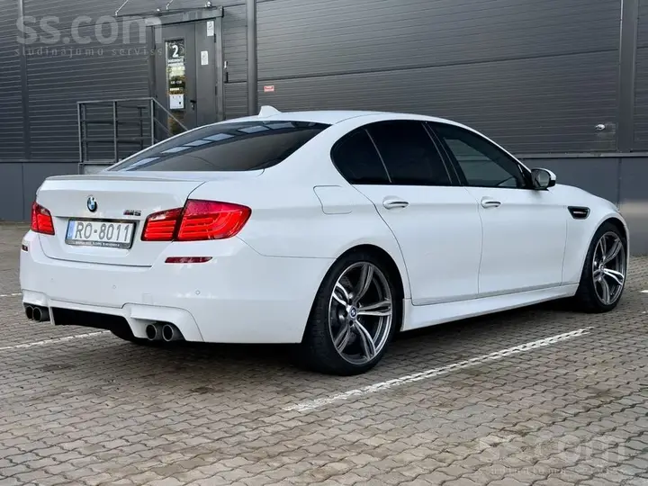 BMW M5 2016 photo 2