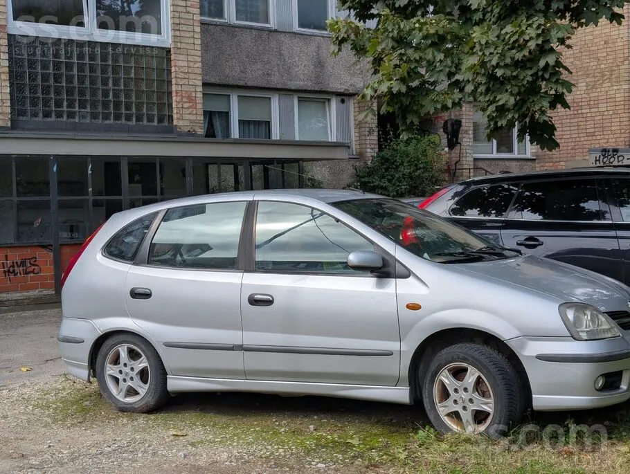 Nissan Almera Tino 2004 photo 5