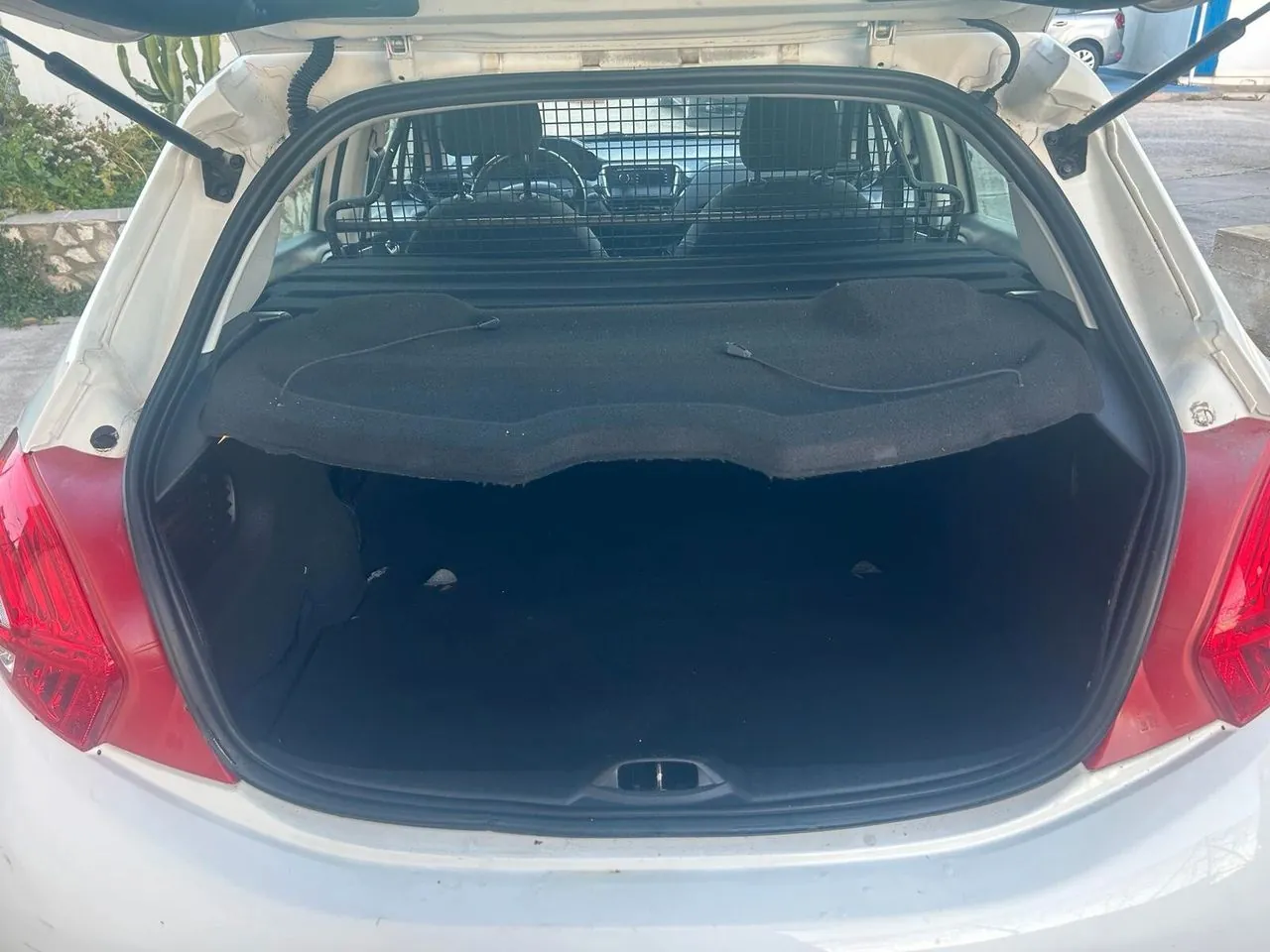 Peugeot 208 2014 photo 4