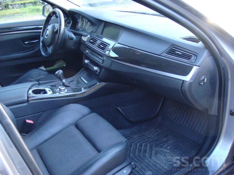 BMW 525 2011 photo 4