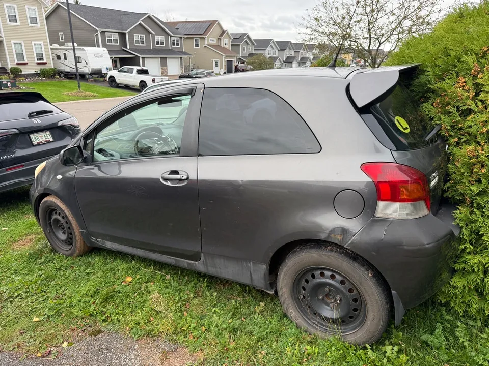 Toyota Yaris 2010 photo 4