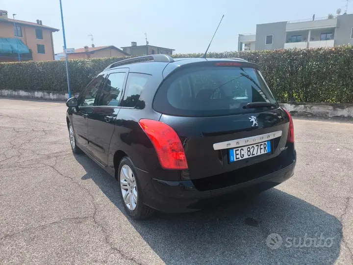 Peugeot 308 2011 photo 4