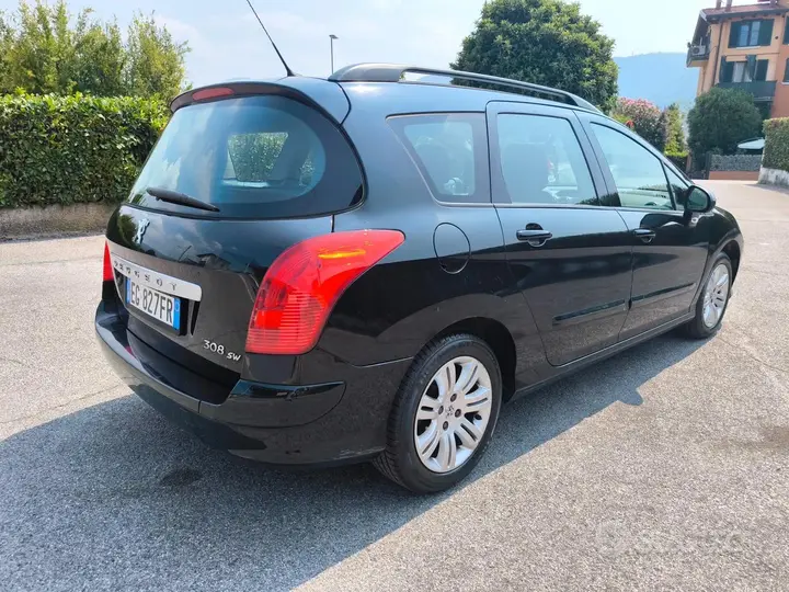 Peugeot 308 2011 photo 3