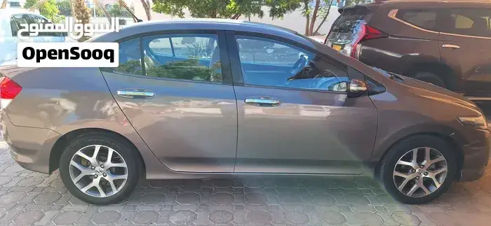 Honda City 2011 photo 2