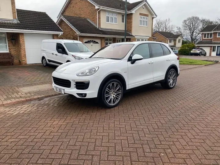 Porsche Cayenne 2017 photo 2