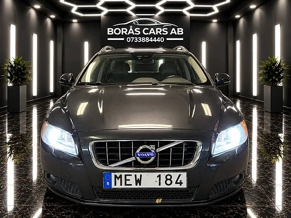 Volvo V70 2012 photo 2