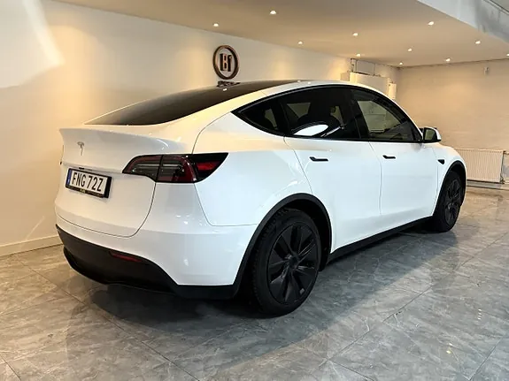 Tesla Model Y 2024 photo 4