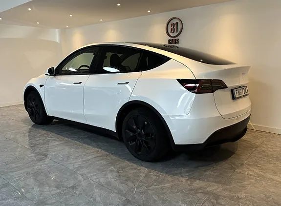 Tesla Model Y 2024 photo 3