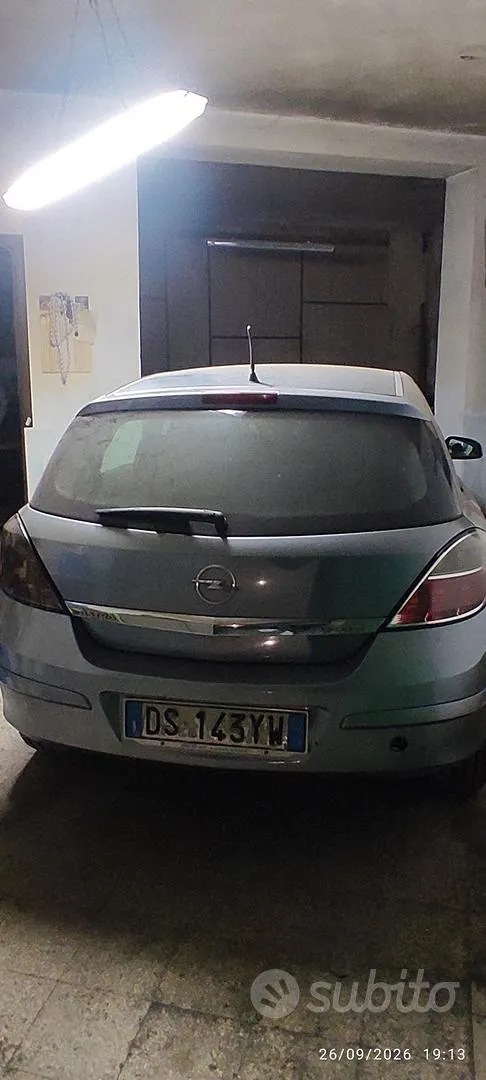 Opel Astra 2009 photo 3