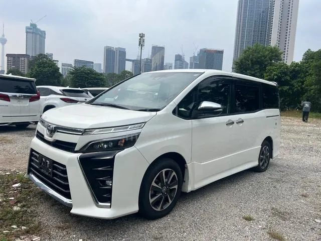 Toyota Voxy 2.0 Zs