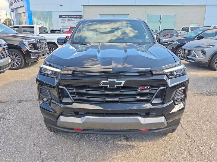 Chevrolet Colorado 2026 photo 2